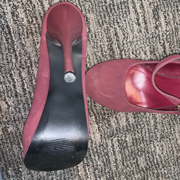 Deb Maroon Heels - Picture 4 of 4